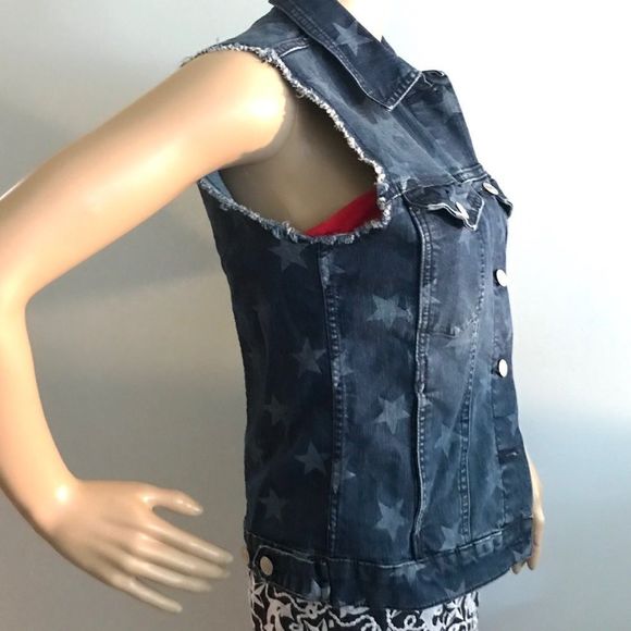 Rock & Republic | “Gunshow” Button Down Star Jean Vest in Blue with White Stars - Picture 12 of 15